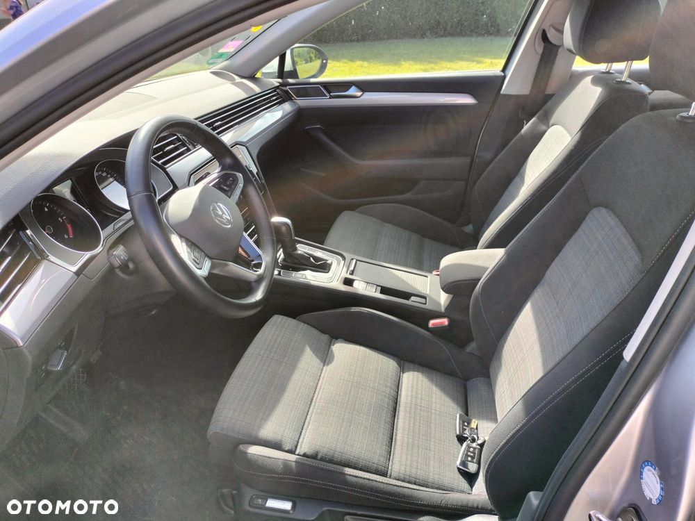Volkswagen Passat 2.0 TDI SCR DSG - 4