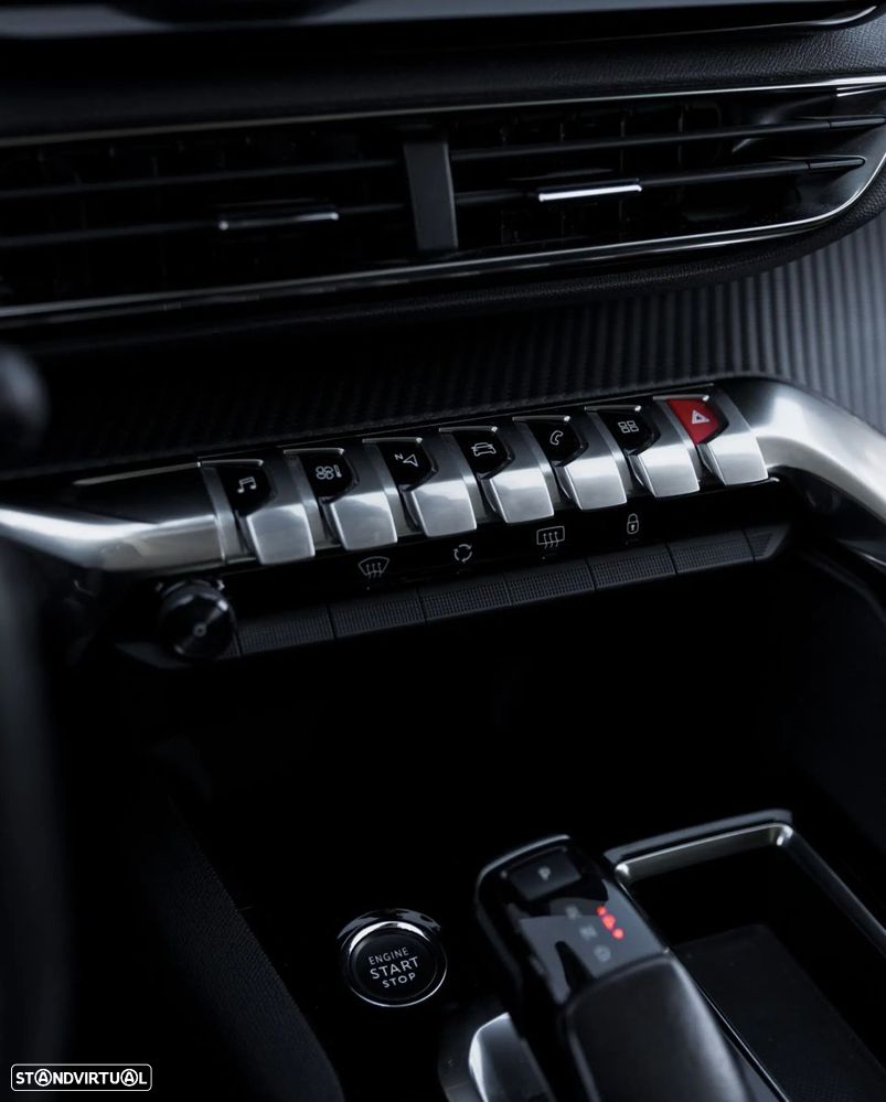 Peugeot 2008 1.2 PureTech Allure EAT8 - 14