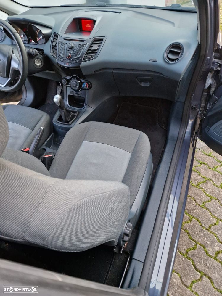 Ford Fiesta - 8