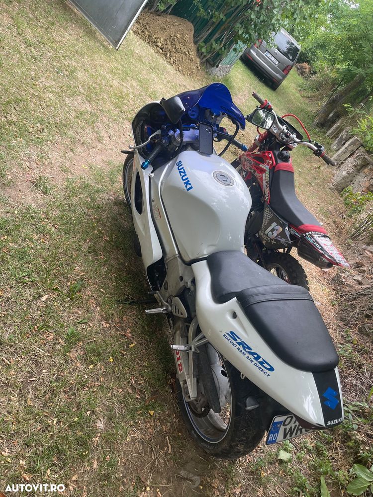 Suzuki GSX-R 750 - 3