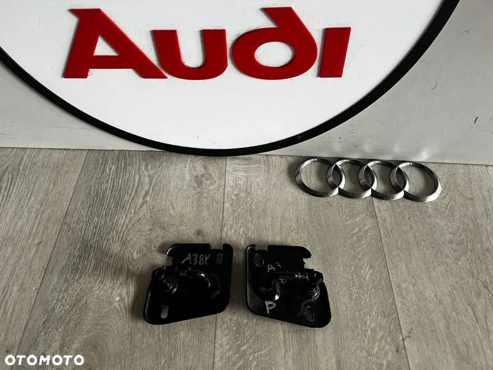 ZAMEK RYGIEL MASKI AUDI Q3 83A 81A823186A 81A823185A - 1