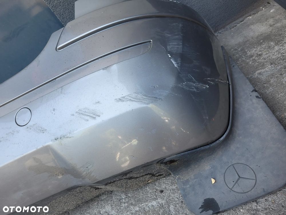 Zderzak tył mercedes w245 Kod lakieru: 748 - 6
