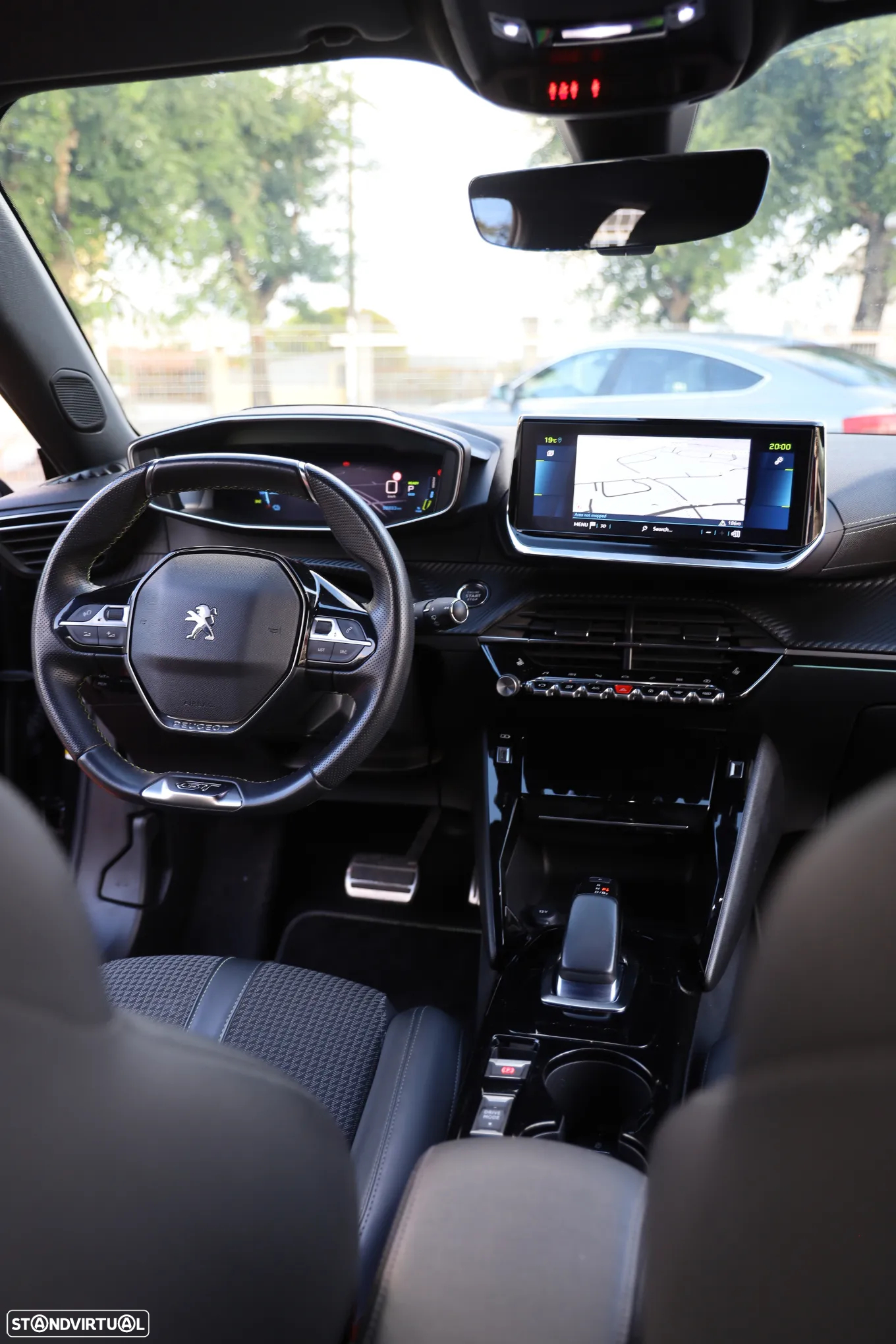 Peugeot e-2008 50 kWh GT - 27