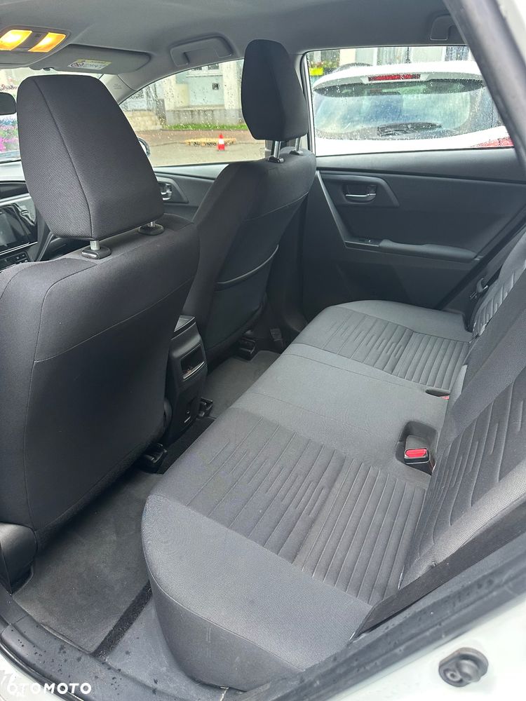 Toyota Auris 1.6 Premium - 7