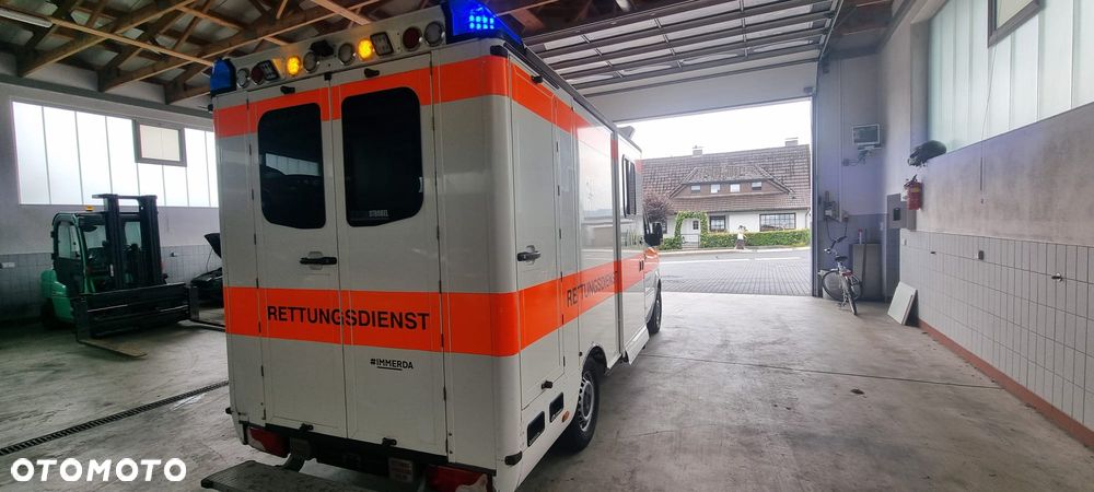 Mercedes-Benz Sprinter - 15