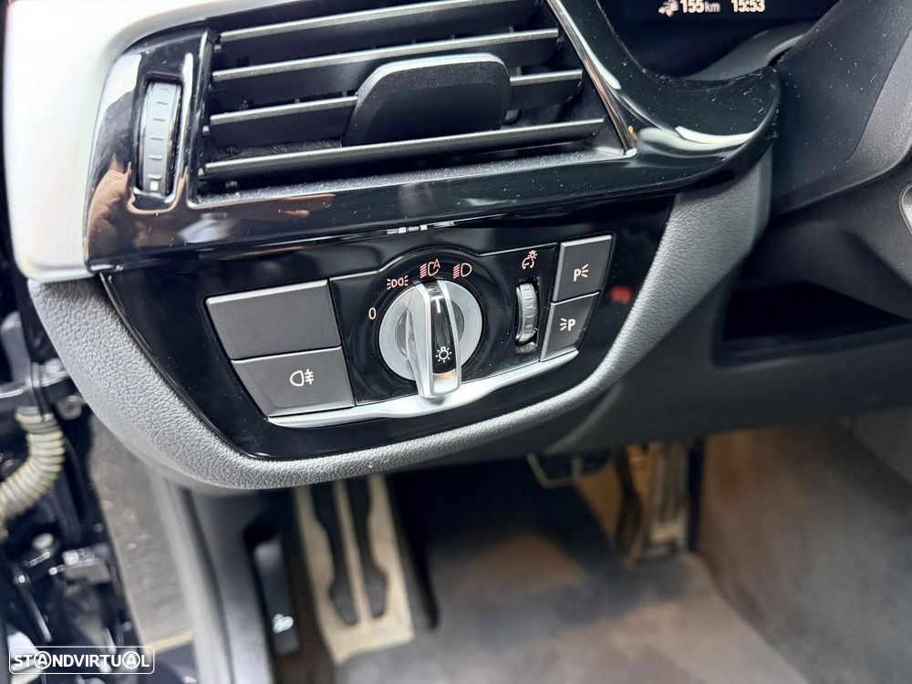 BMW 520 e Pack M - 16