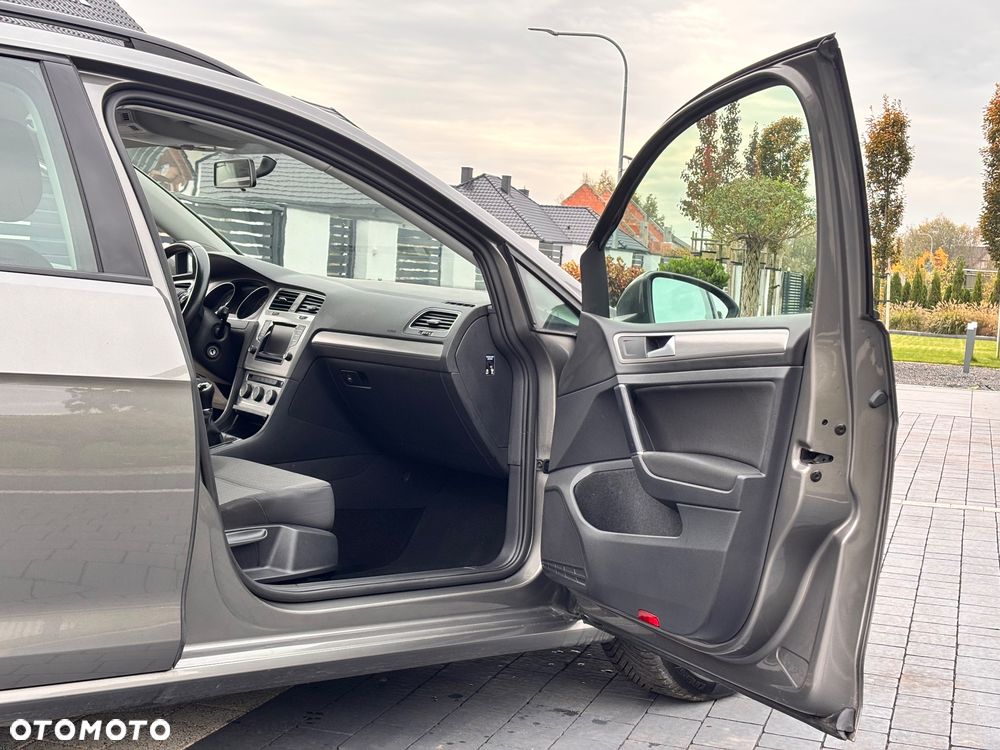 Volkswagen Golf - 18