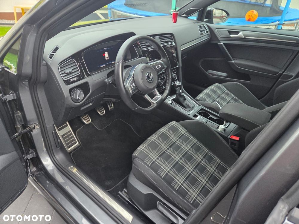 Volkswagen Golf 2.0 TDI BMT GTD - 9
