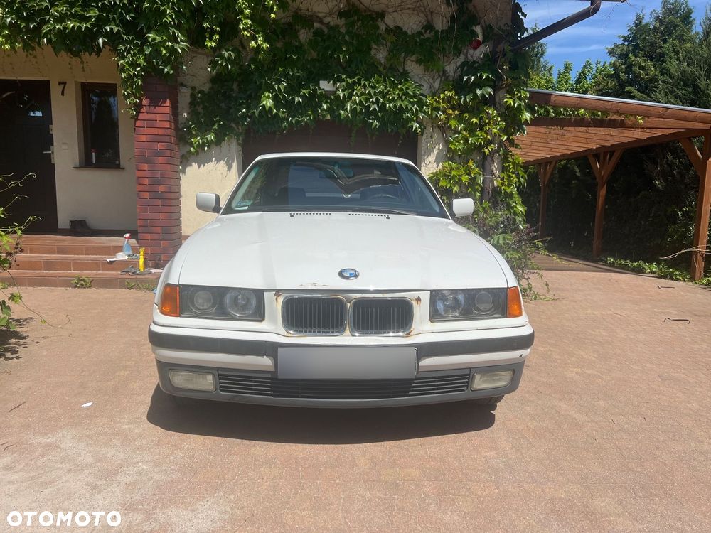 BMW Seria 3 318is - 5