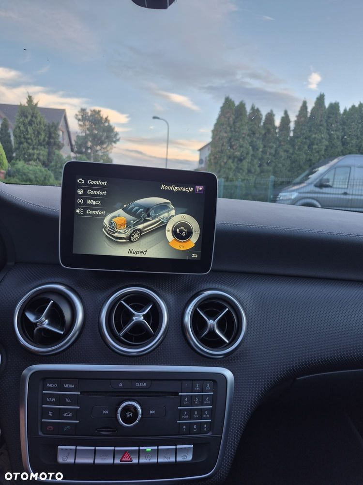 Mercedes-Benz Klasa A 160 AMG Line - 16