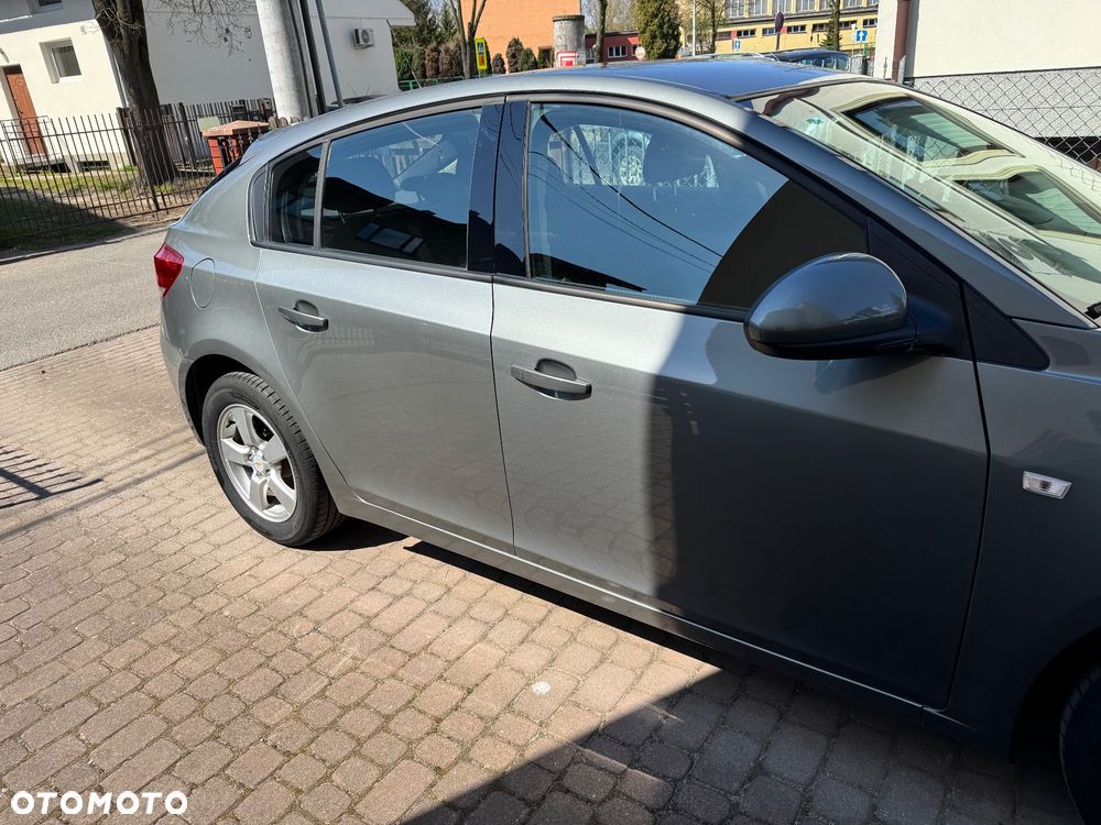 Chevrolet Cruze 1.6 LT - 4