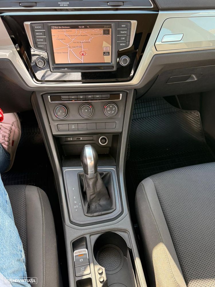 VW Touran 1.6 TDI Confortline DSG - 9