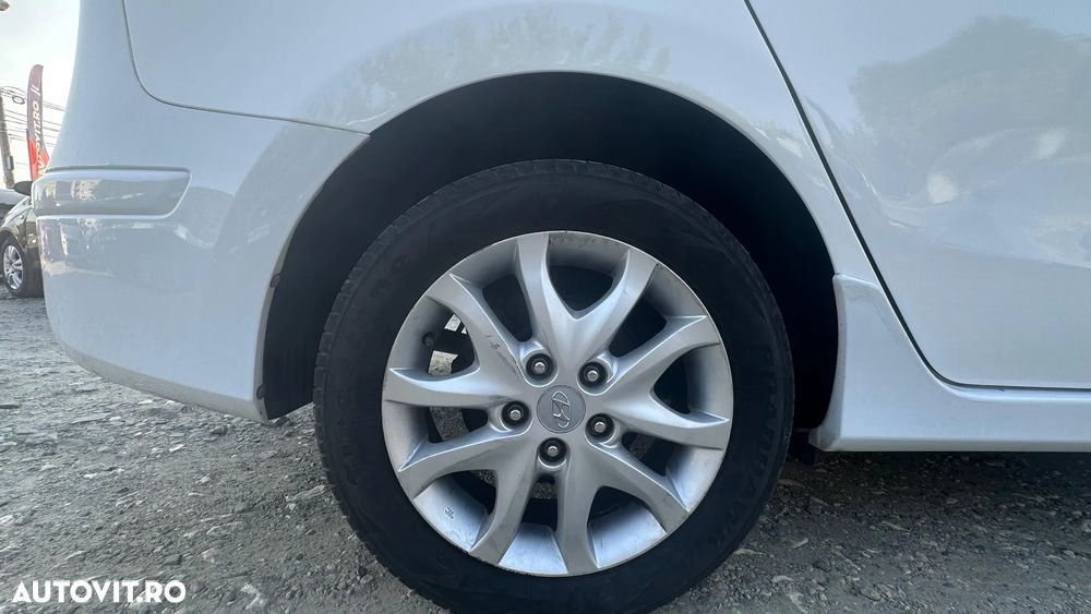 Hyundai i30 1.6 CRDI blue Classic - 16