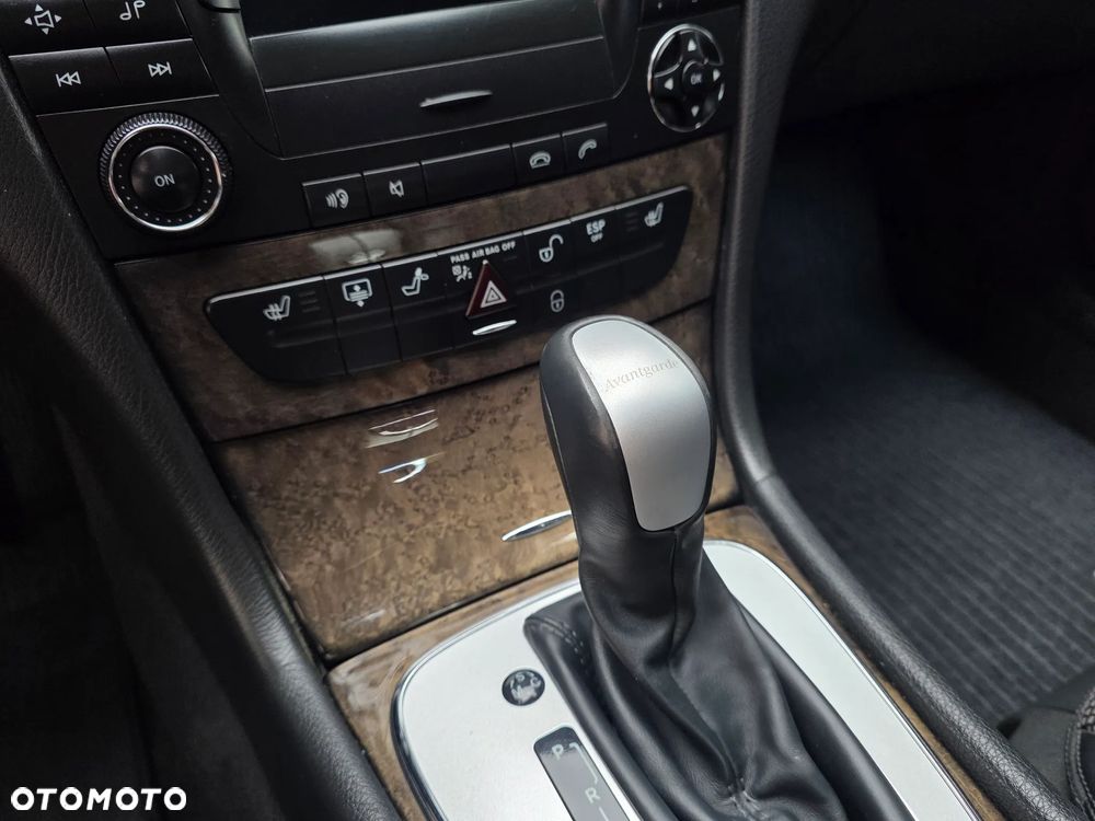 Mercedes-Benz Klasa E 280 4Matic Automatik Avantgarde - 32