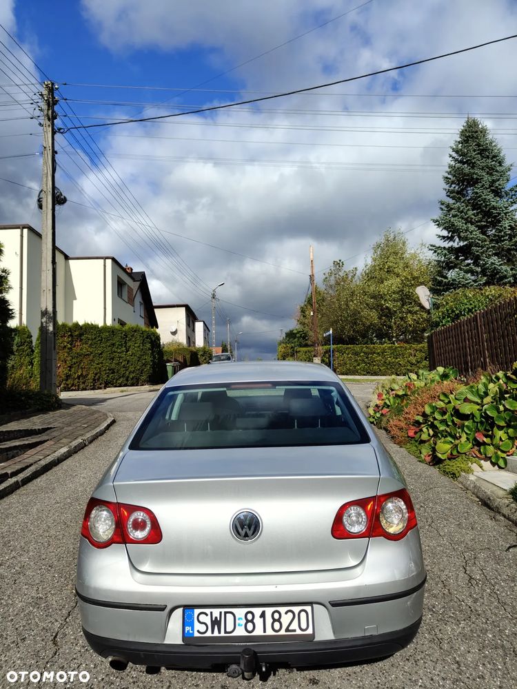 Volkswagen Passat 1.6 Trendline - 11