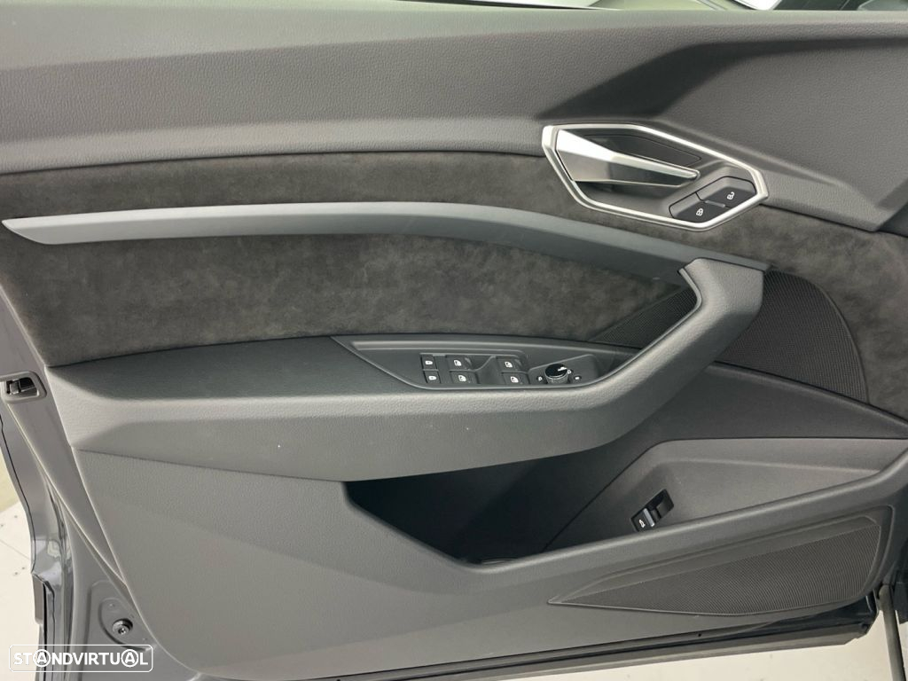 Audi Q8 e-Tron 55 quattro Advanced - 17
