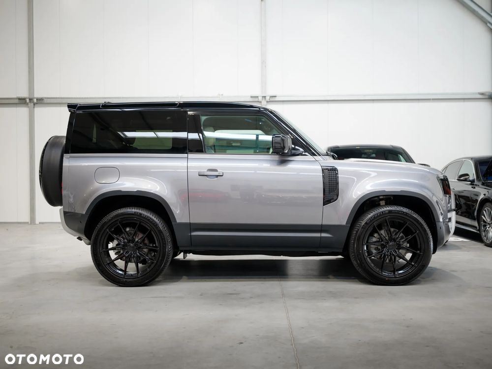 Land Rover Defender 2.0 P300 SE - 11
