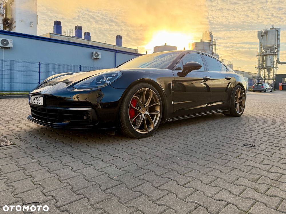 Porsche Panamera 4 - 5