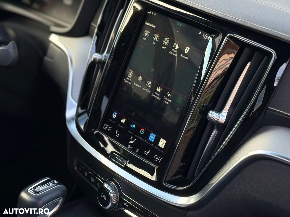 Volvo S60 T5 R-Design - 12