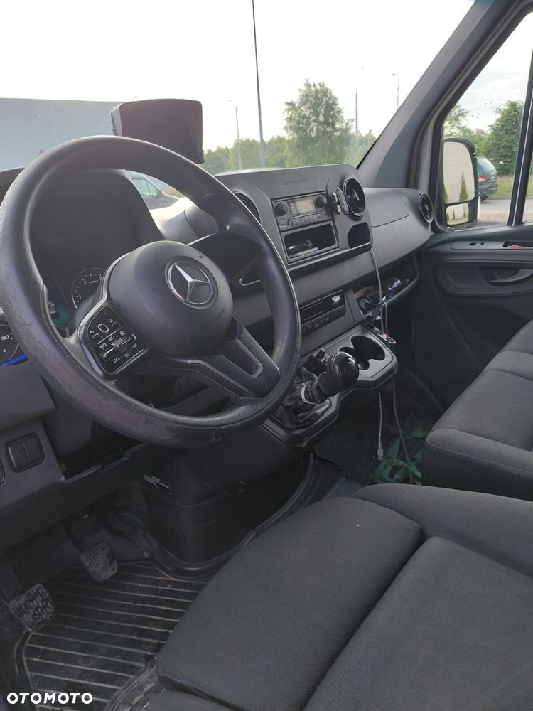 Mercedes-Benz Sprinter - 8