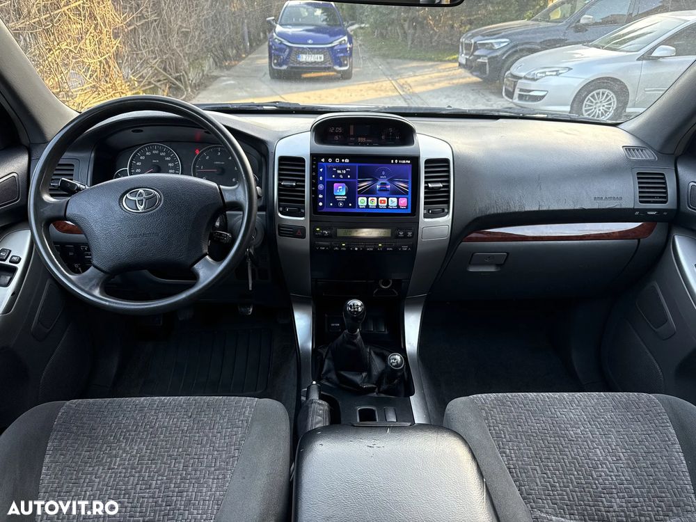 Toyota Land Cruiser - 7
