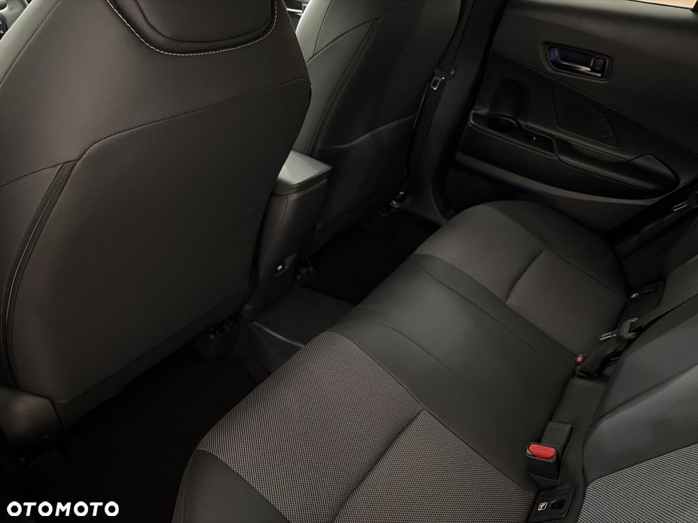 Toyota C-HR - 11