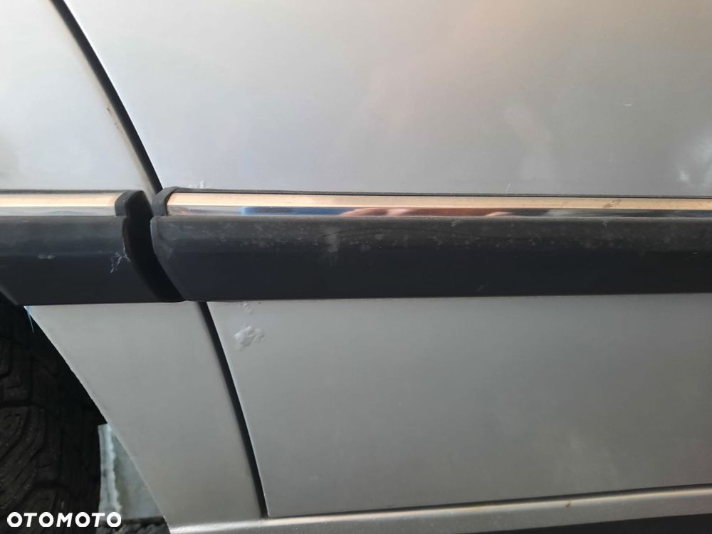 BMW Seria 7 728 i - 12