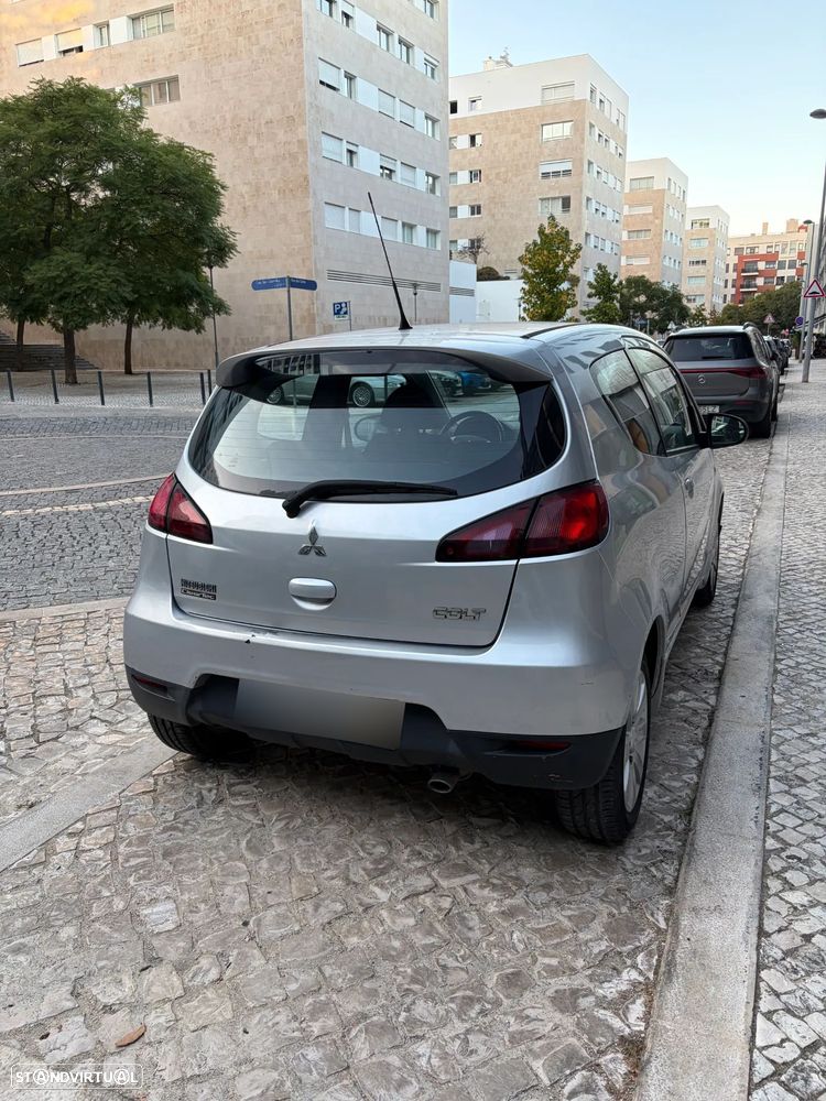 Mitsubishi Colt - 4