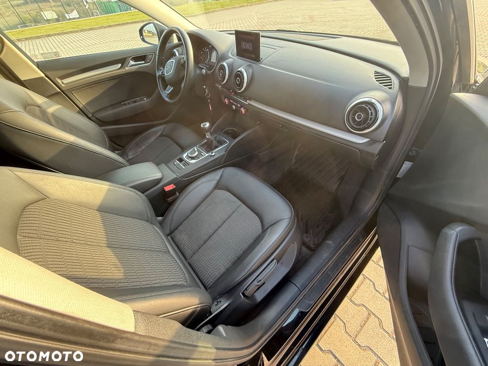 Audi A3 Sportback 1.2 TFSI Attraction - 8