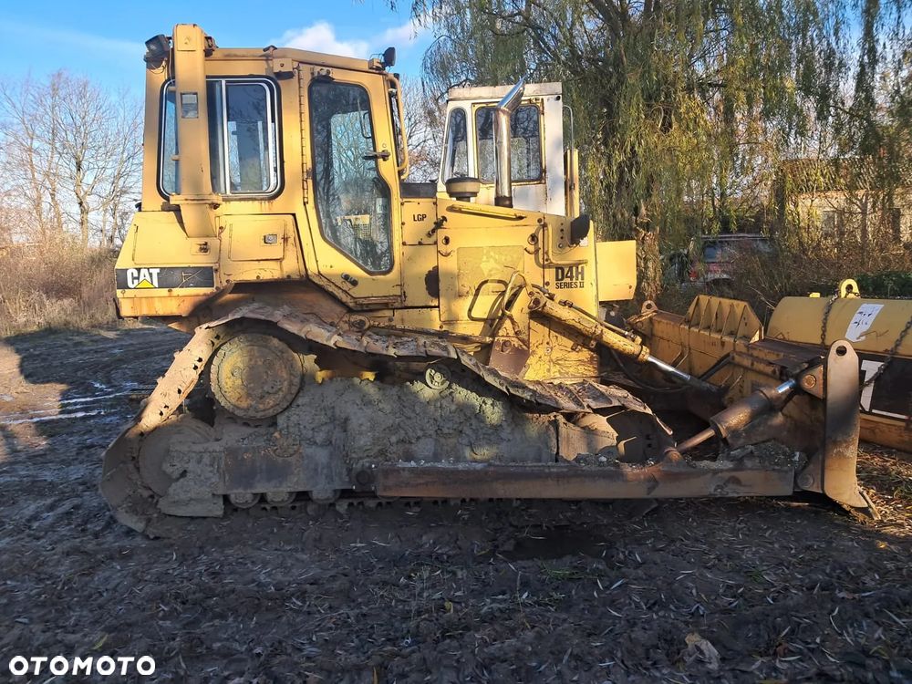 Caterpillar D4H - 2