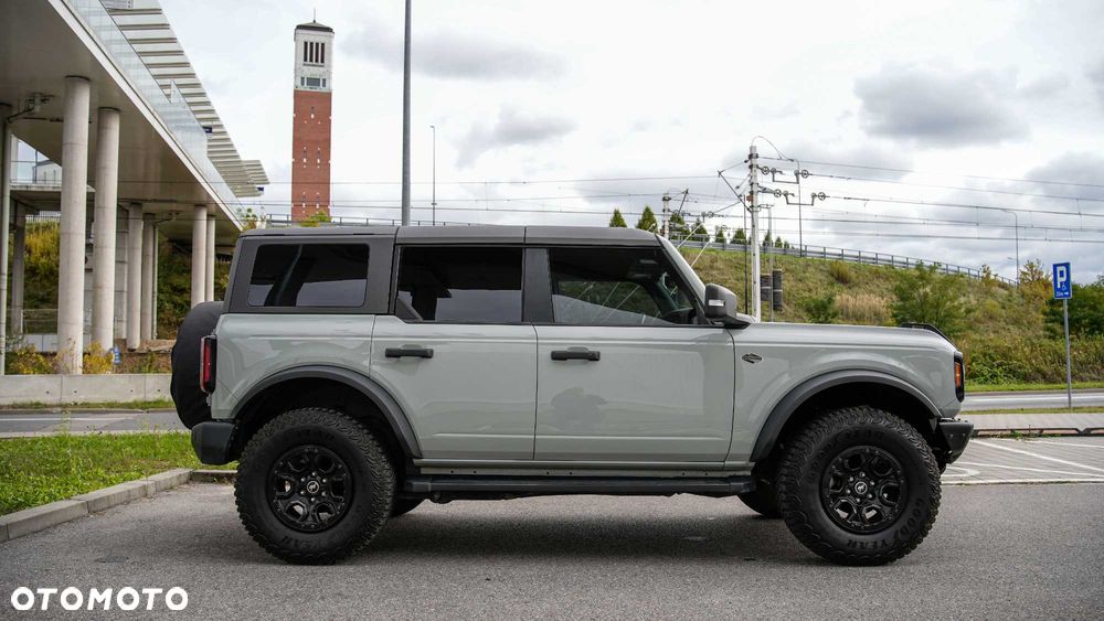 Ford Bronco - 4