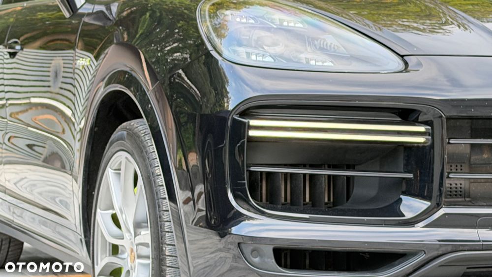 Porsche Cayenne - 2
