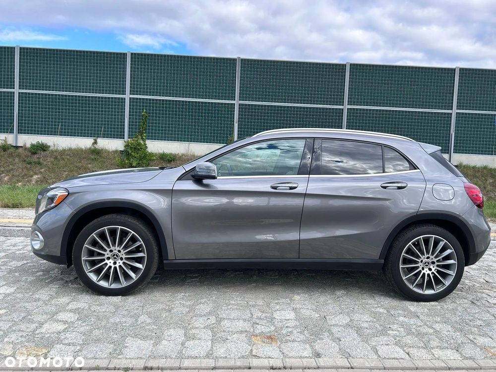 Mercedes-Benz GLA 250 4Matic 7G-DCT UrbanStyle Edition - 12