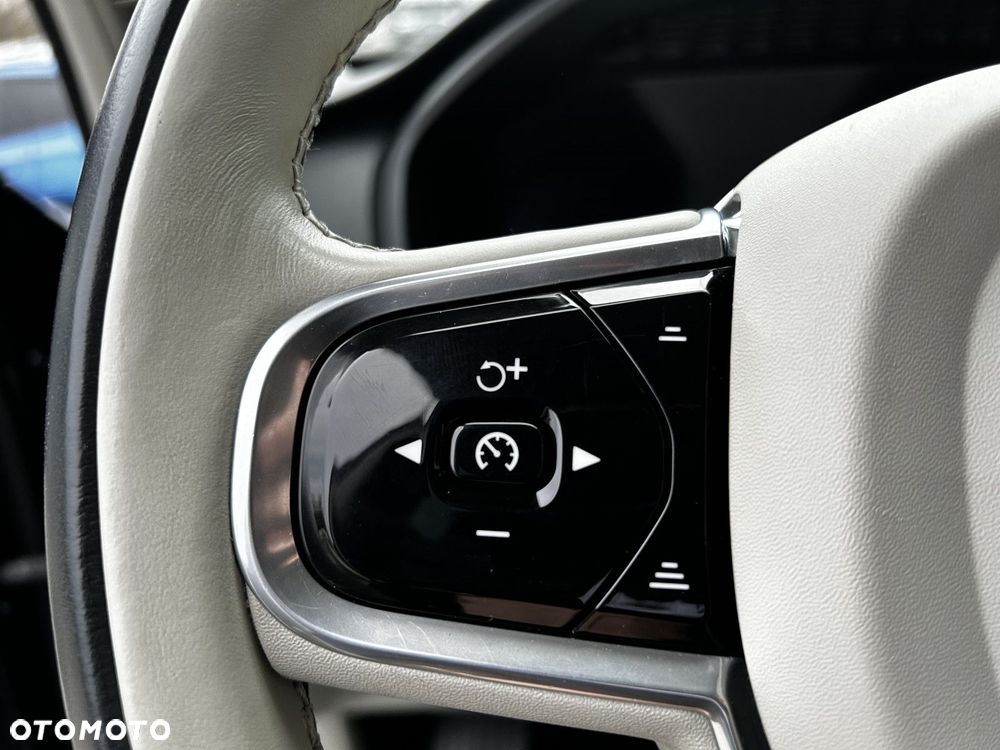 Volvo XC 90 - 16