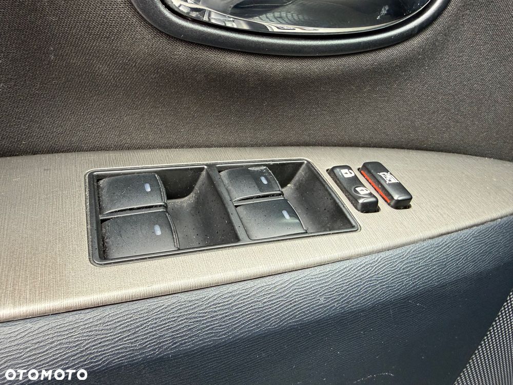 Toyota Avensis - 16