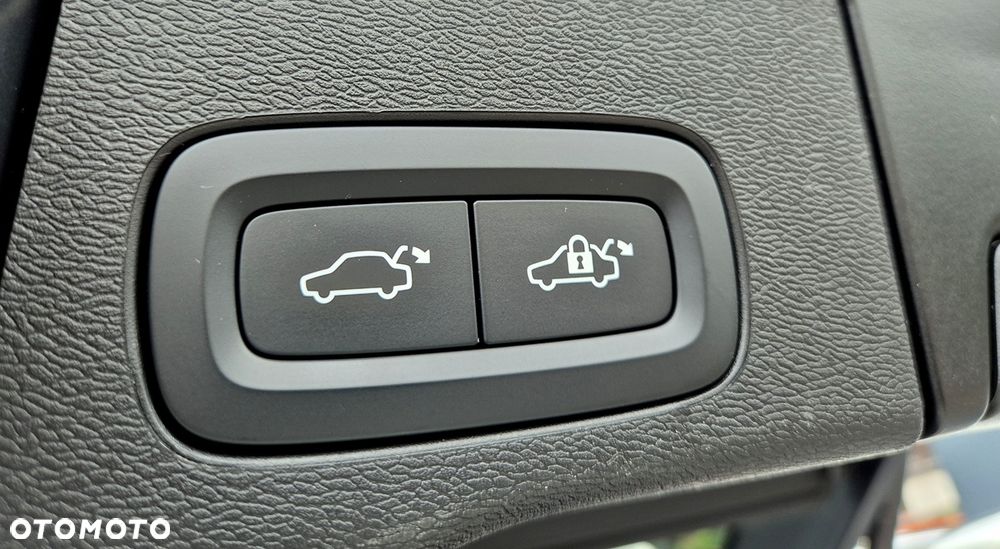 Volvo XC 60 T8 AWD Recharge Plus Dark - 34