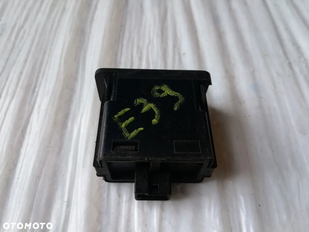 PRZEŁĄCZNIK REGULACJI ŚWIATEŁ BMW 5 E39 61318360460 - 2
