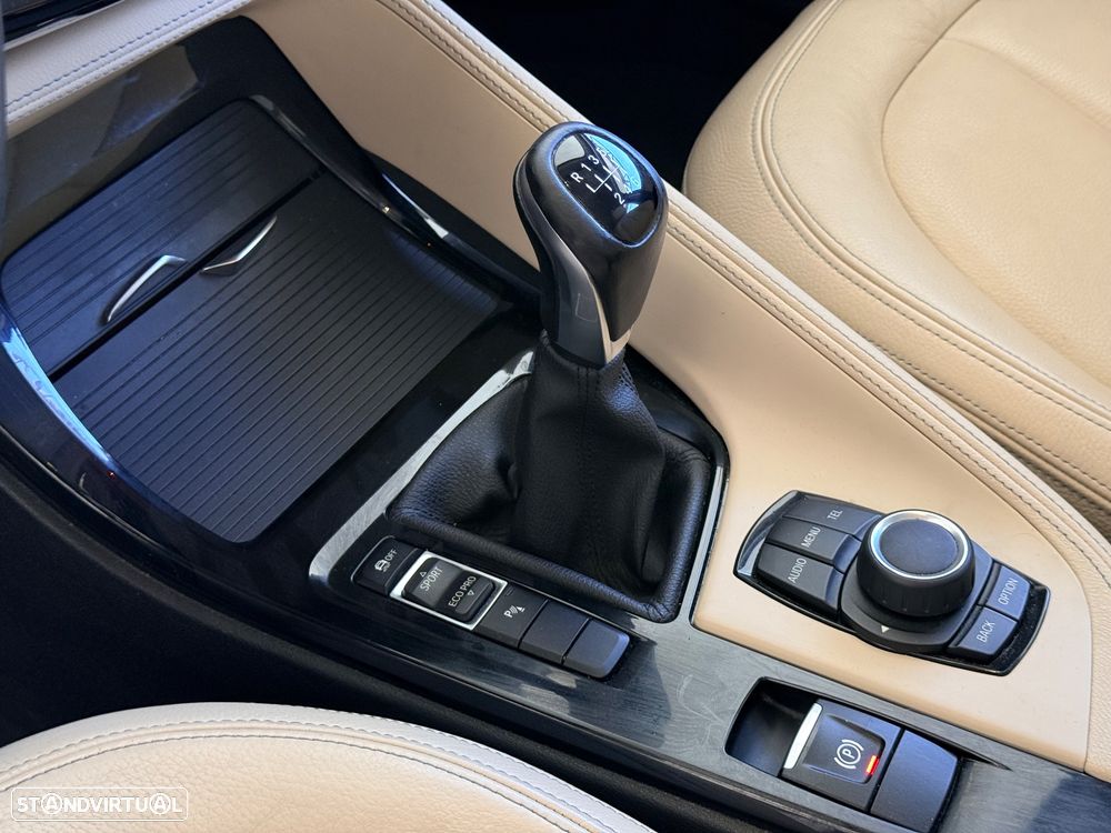 BMW X1 16 d sDrive Line xLine - 22