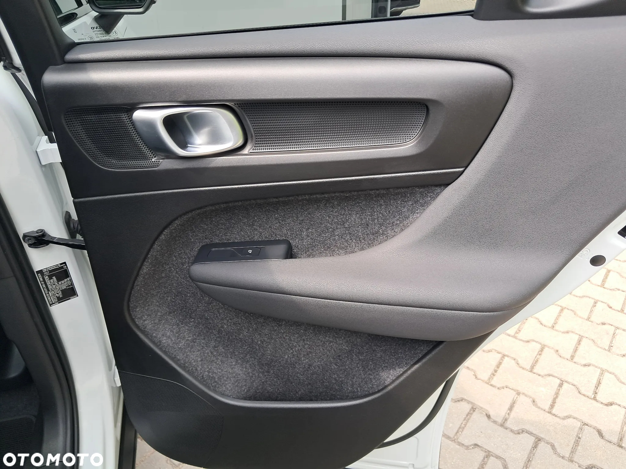 Volvo XC 40 B3 Plus Dark - 22