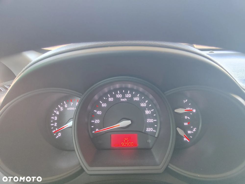 Kia Rio 1.2 L - 5