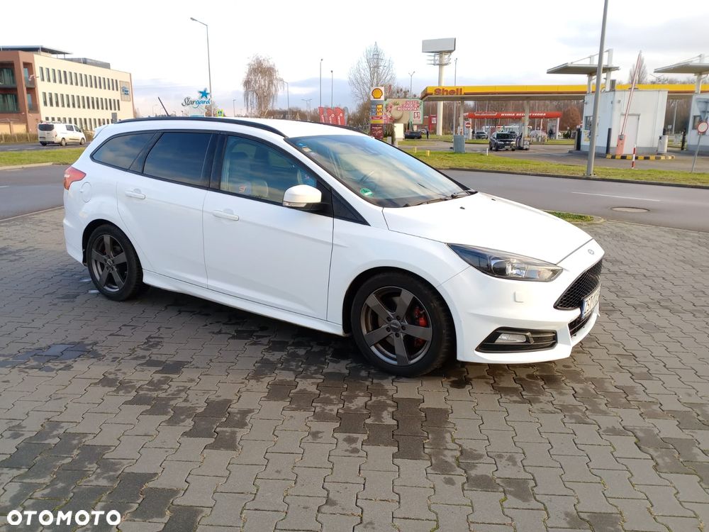Ford Focus ST - 14
