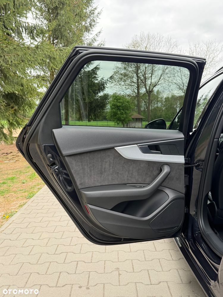 Audi A4 Avant 2.0 TDI Quattro S tronic - 25