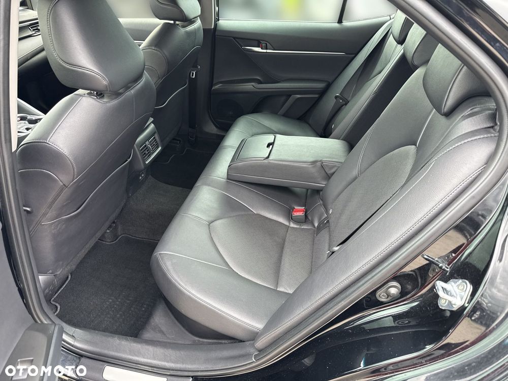 Toyota Camry 2.5 Hybrid Executive CVT - 26
