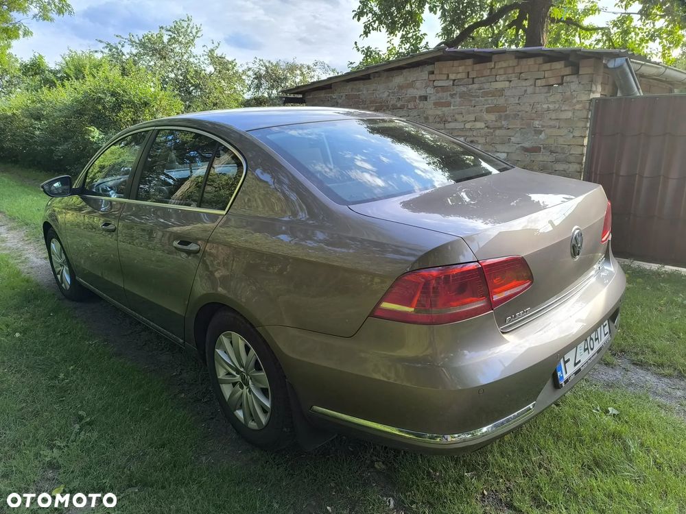 Volkswagen Passat 2.0 TDI Comfortline - 4