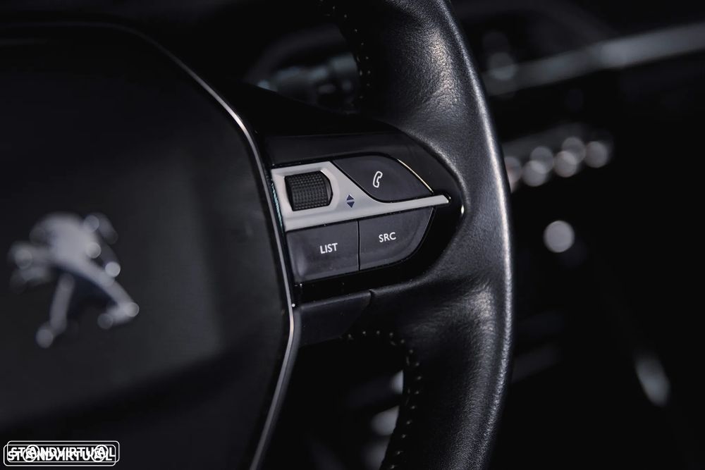 Peugeot e-208 GT Pack - 11