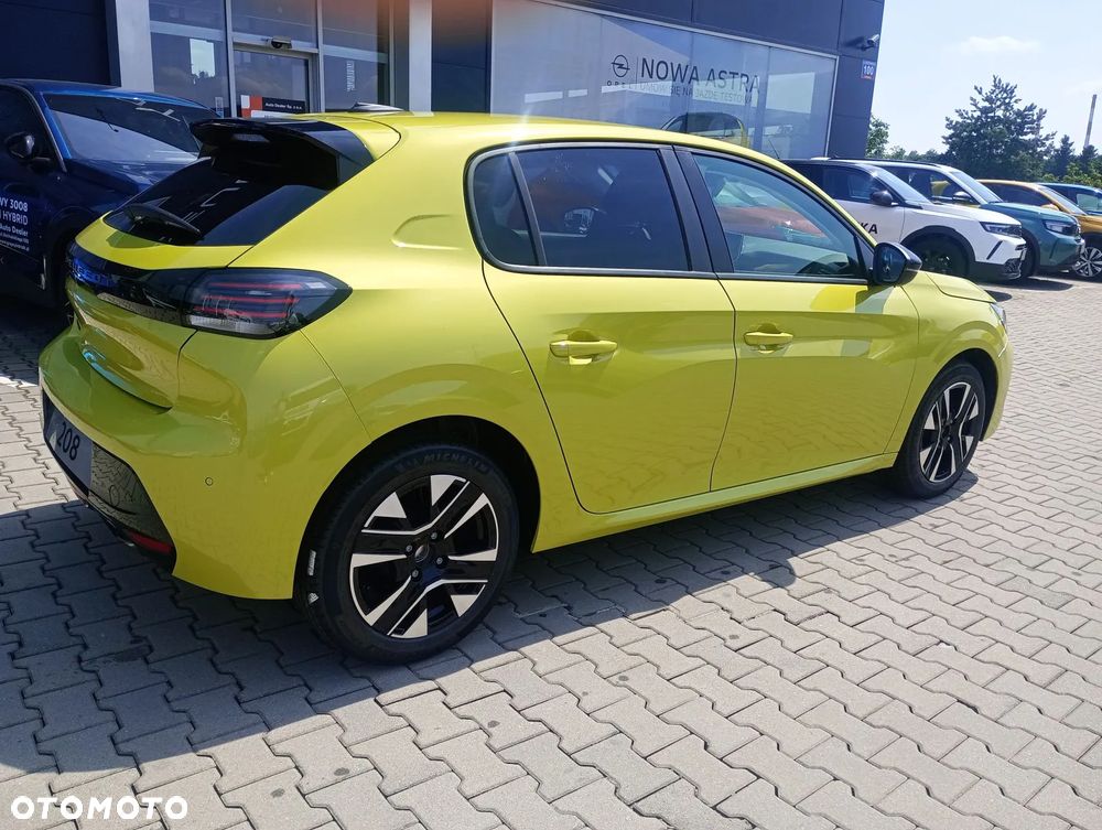 Peugeot 208 - 10