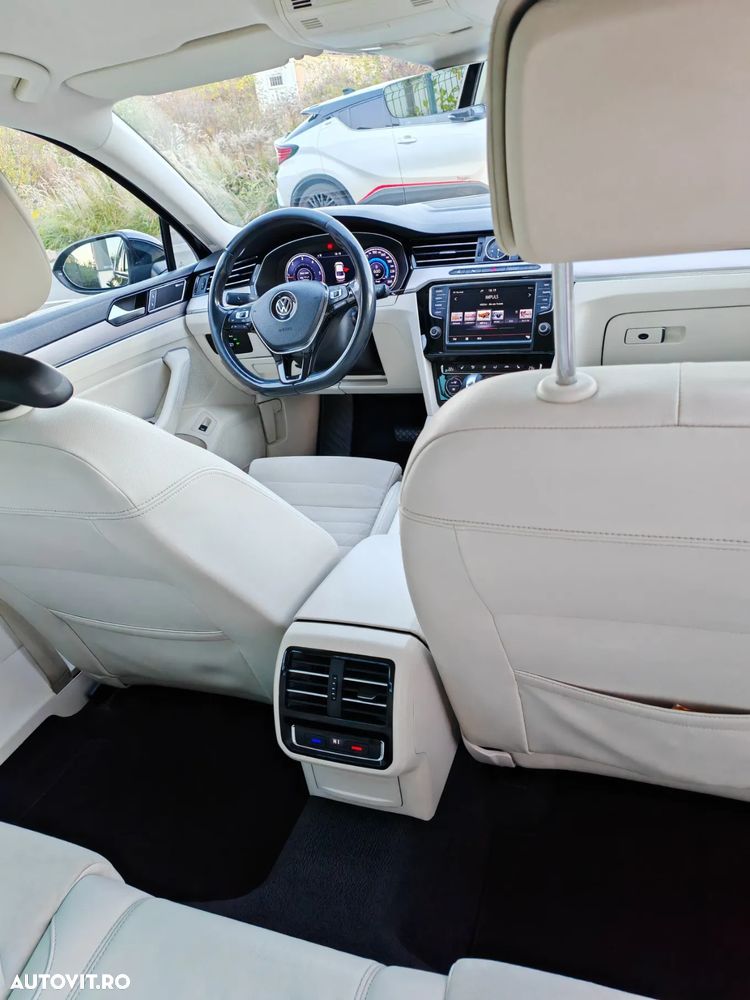 Volkswagen Passat 2.0 BiTDI DSG 4Mot Highline - 13