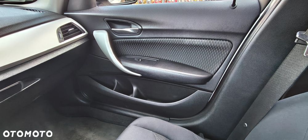 BMW Seria 1 116i - 34