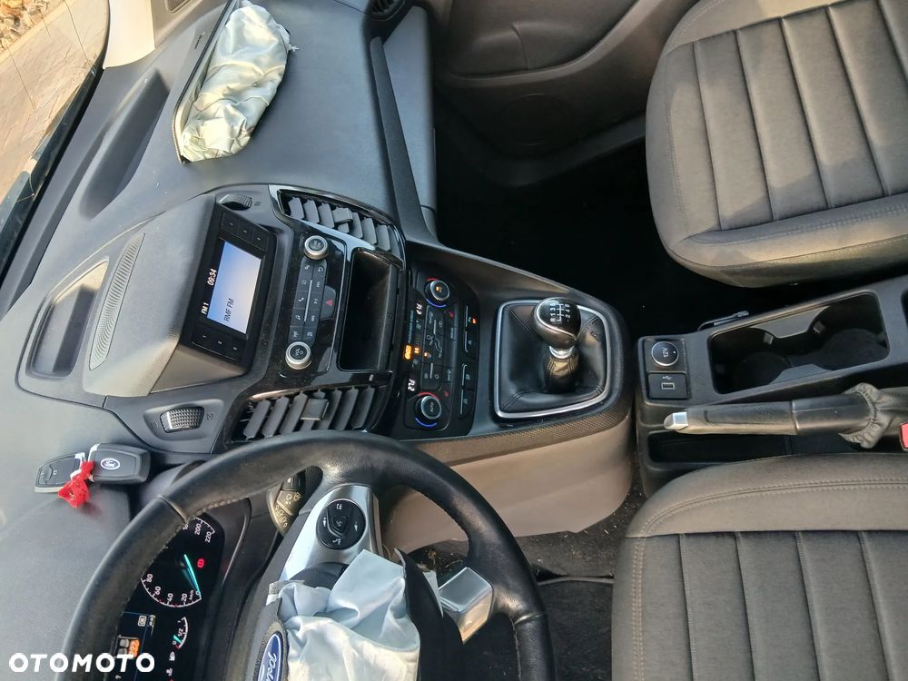 Ford Tourneo Connect Grand - 13
