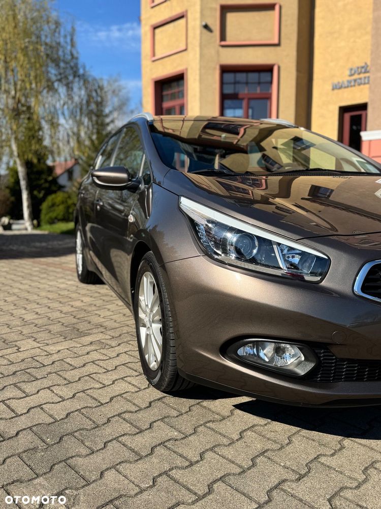 Kia Ceed 1.6 GDI Dream Team Edition - 9